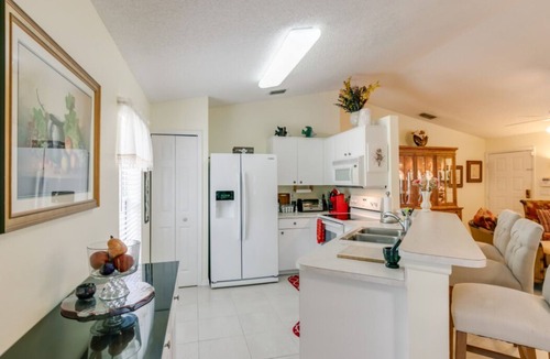Vero Lake Estates House | Peaceful Coastal Home with fenced yard/BBQ