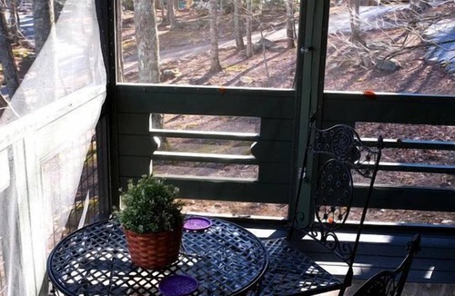 Laurel Ridge Cabin | Peaceful Eclectic Mountain Cabin with Screened Porch Near Black Mountain | Black Mountain, NC