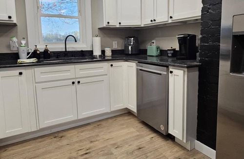 Crossville Other | Peaceful Farmhouse in rural setting near Crossville, TN - 3 bedrooms