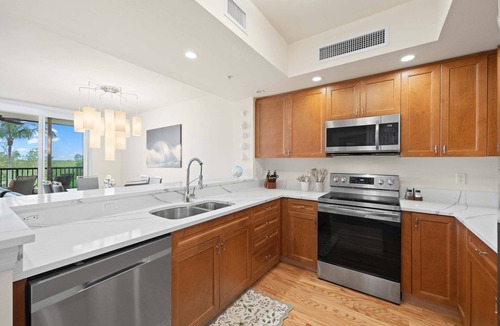 Hammock Bay Condo | Peaceful Hammock Bay Condo | Pool, Spa, Golf & 2 Miles to Marco Beach