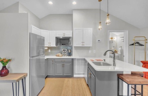 Savannah Apartment | Peaceful Marsh-Front Boho Studio Apartment l Sunset Deck