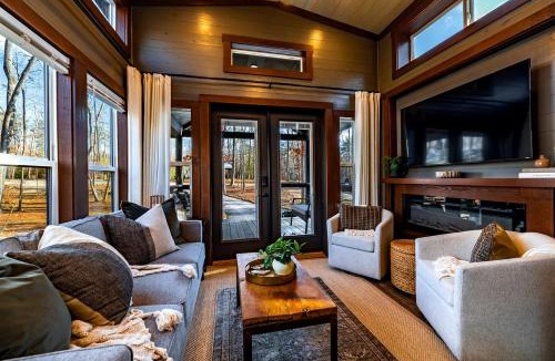Monteagle House | Peaceful Pine Tiny House Retreat near South Cumberland State Park, Monteagle, TN