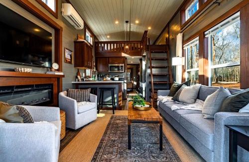 Monteagle House | Peaceful Pine Tiny House Retreat near South Cumberland State Park, Monteagle, TN