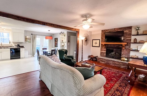 Evans House | Peaceful Pond Cottage on 3 Private Acres · Mins to Evans Towne Center Near ANGC