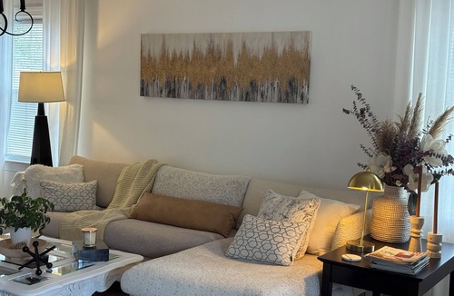 Crisp Apartment | Peaceful Private Suite.