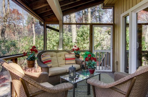 Sapphire House | Peaceful Sapphire Cabin with Mountain Views