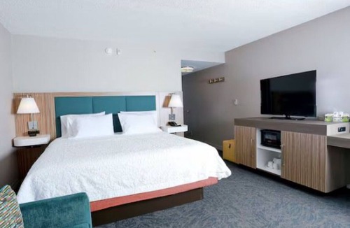 Wesley Chapel Hotel | Peaceful Stay Near Busch Gardens, Outlets, Restaurants & Nature Trails