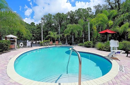 Wesley Chapel Hotel | Peaceful Stay Near Busch Gardens, Outlets, Restaurants & Nature Trails