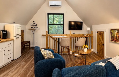 Cornelius Apartment | Peaceful studio Loft, in charming Davidson