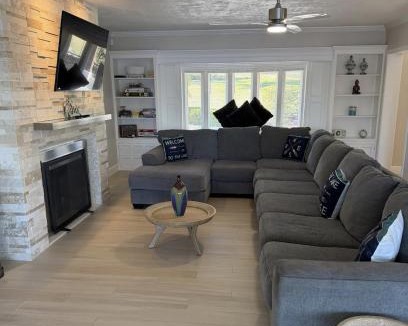 Cypress Gardens House | Peaceful waterfront home minutes from Legoland, Fl