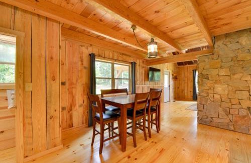 Olin House | Peaceful Wine Country Cottage w/Fire Pit in Olin!