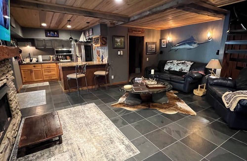 North Augusta House | Peach Jam Luxury Gentleman's Retreat ~ 5 BR BA One of a kind find!