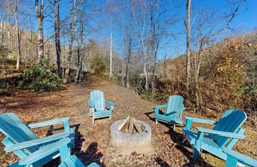Whittier House | Pebble on The Creek