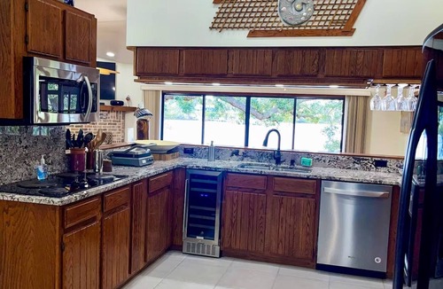 Interchange Square House | Pellicanus House. Waterfront Paradise+Pool+Hot Tub+ Kayaks Adventure!