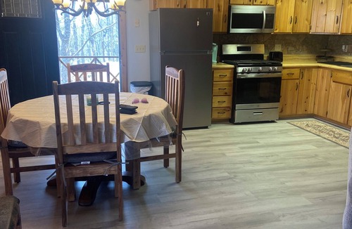 Indian Rock Springs Cabin | Perfect 2-bedroom 2 bath cabin with AC and fireplace in beautiful Murphy NC.