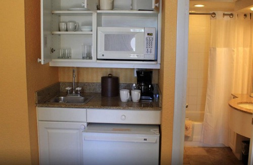 St. Pete Beach Resort | Perfect Escape! 2 Stunning Units for 8! Walk to Ocean Adventure! Free Parking!