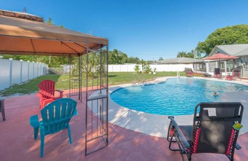 Deltona Lakes House | Perfect Gateway to Disney and Retreat Center.