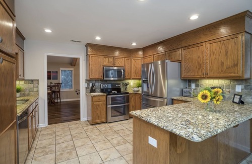 Westport House | Perfect Retreat for Large Families, Sleeps 14 - Lake Norman Paradise