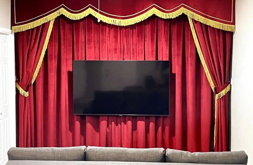 Deltona Lakes House | Perfectly furnished delightful modern retreat! (Theatre room, Backyard for dogs)