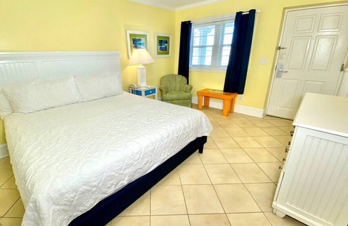 Atlantic Beach Hotel | Pet-friendly, 3 Blocks to Beach, Pool, #113