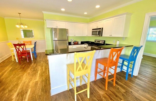 Atlantic Beach Hotel | Pet-friendly, 3 Blocks to Beach, Pool, #121