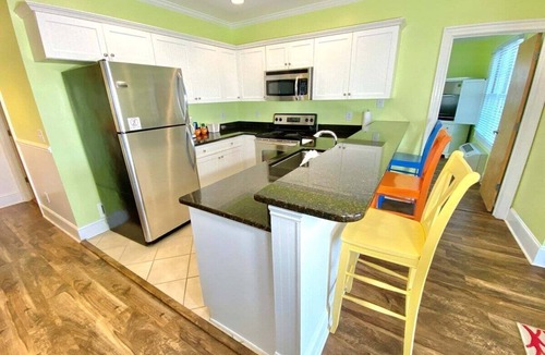 Atlantic Beach Hotel | Pet-friendly, 3 Blocks to Beach, Pool, #121