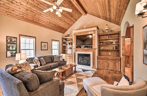 Abingdon House | Pet-Friendly Abingdon Abode w/Yard & Grill!