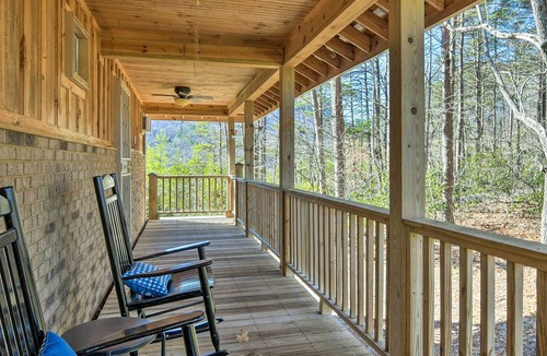 Cleveland Cabin | Pet-Friendly Cleveland Cabin w/ Fire Pit!
