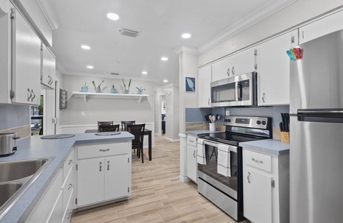 Lakewood Park House | Pet Friendly! Escape to Paradise in Fully Furnished Home in Fort Pierce