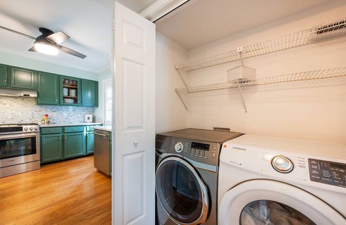North Decatur House | Pet-friendly, freshly renovated, 2 bd/2.5 bath townhome in Decatur!
