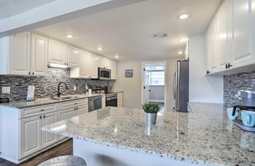 Gulfport House | Pet-Friendly Gulfport Home < 2 Mi to Beach