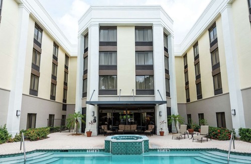Boca Raton Hotel | Pet-Friendly Haven w/Breakfast–Ideal for Exploring Boca Raton's Attractions