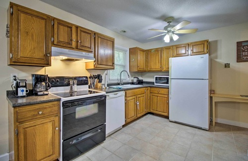 Beaufort Apartment | Pet-Friendly Home. Short Walk to Scenic Overlook!