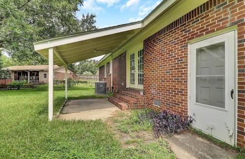 Goose Creek House | Pet friendly + Private yard: Close to Charleston