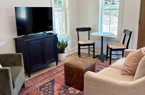 Athens Cottage | Pet Friendly Private Retreat 8 Miles to UGA