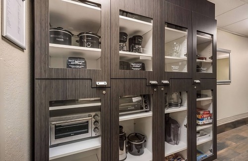 Gwinnett Place Hotel | Pet-friendly Room l Extended Stay Near to Nam Dae Mun Farmers Market – 0.5 mi