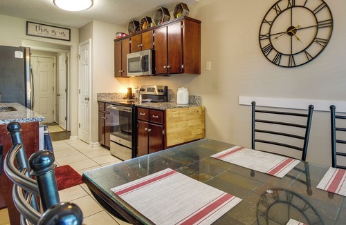 Fleming House | Pet-Friendly Savannah Rental w/Community Pool!