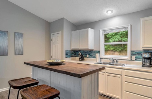 Royal Pines Villa | Pet Friendly South Asheville Hot Tub Townhome