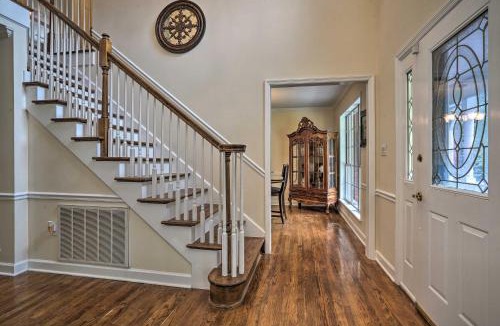 Huger House | Pet-Friendly Suburban Escape w/Deck & Grill!