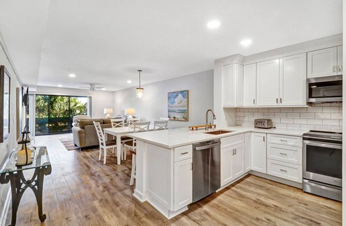 Sea Pines Condo | Pet-Friendly Villa w/Views of the 9th Fairway at Atlantic Dunes!
