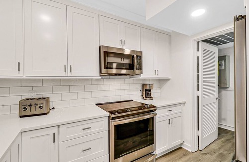 Sea Pines Condo | Pet-Friendly Villa w/Views of the 9th Fairway at Atlantic Dunes!