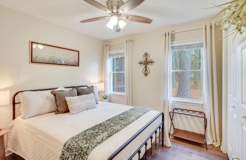 Wendell House | 'Petals & Pillows Getaway' 1 Mi to Dtwn Wendell!
