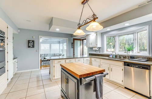 Summerville House | Pets Welcome, Golf Course View: Legend Oaks Home!
