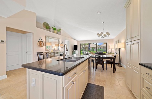 Palm Beach Gardens Cottage | PGA National Escape 2BR/2BA Palm Beach Gardens Golf, Beach, Dining Nearby