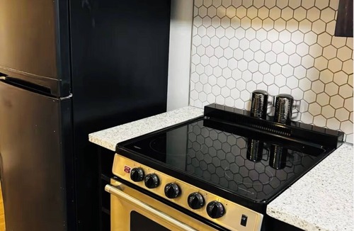 Florence Cottage | Pickle in the Park - 1 Bedroom Studio Apartment