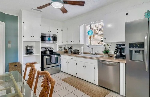 Live Oak House | Picturesque Bungalow in Savannah