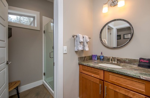 Pisgah Forest Hotel | Pilot Cove Forest Lodging