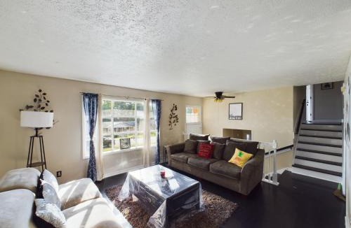 Pine Forest House | Pine Forest Zen Cottage - 10 Min to Fort Bragg