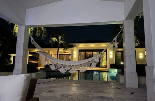 Pine Ridge House | Pine Ridge Estates. Backyard Oasis. Minutes from the beach and downtown Naples