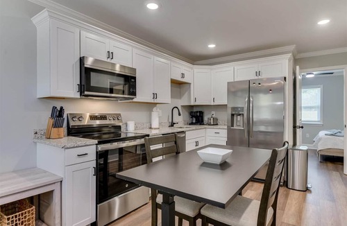 Peach Orchard Apartment | Pines at 5 Corporate Furnished Rentals Suite 213
